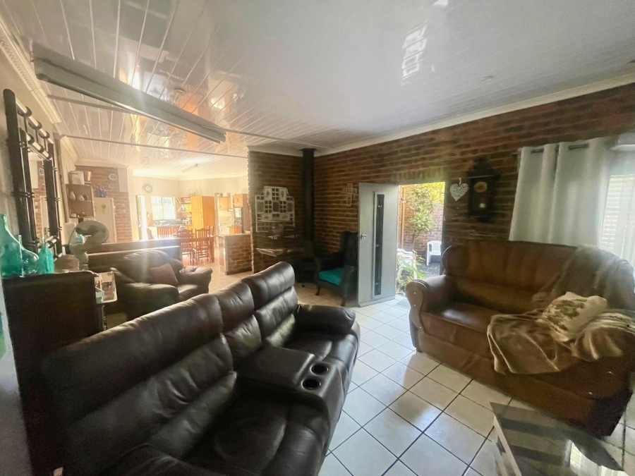 3 Bedroom Property for Sale in Safari Gardens North West